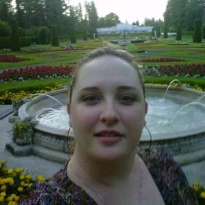 Meet your Posher, Holly